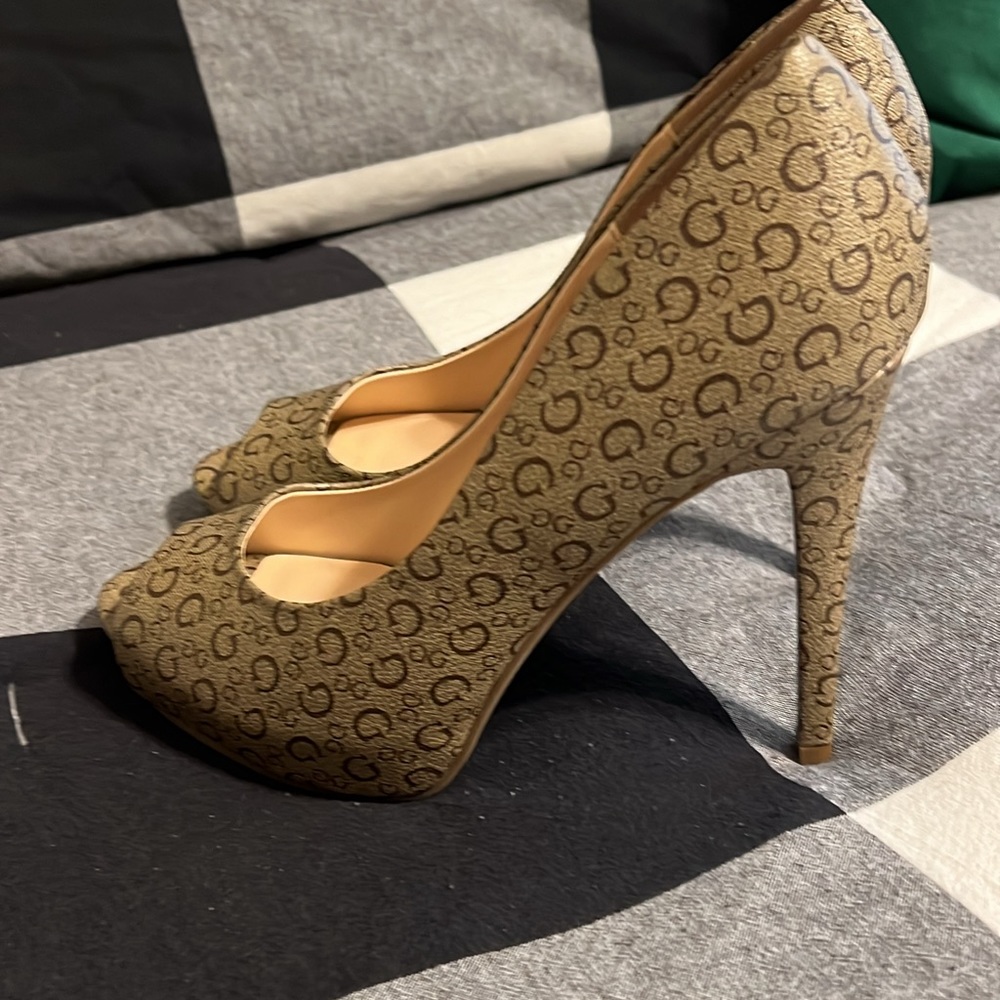 Guess Heels New
